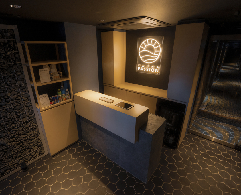 東京都渋谷区にある個室サウナ「SAUNA PASSION(サウナパッション)」の受付。